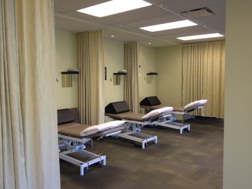 photograph of general treatment area at advantage health aspen pt Health